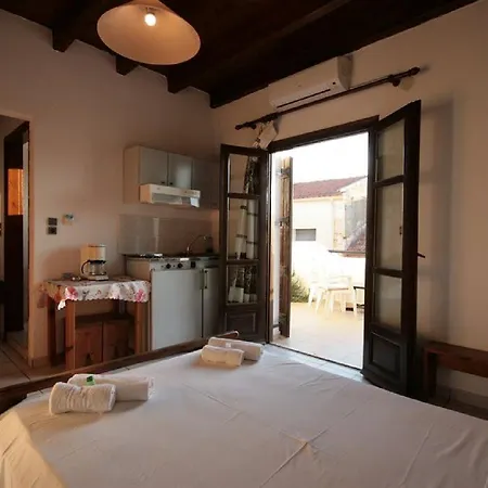 Πανσιόν Chania 3*