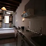 Konukevi Chania 3*