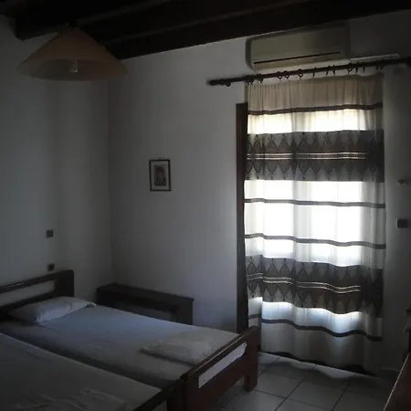 Konukevi Chania 3*